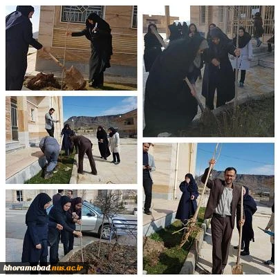 کاشت درخت درمحوطه دانشکده درروز درختکاری