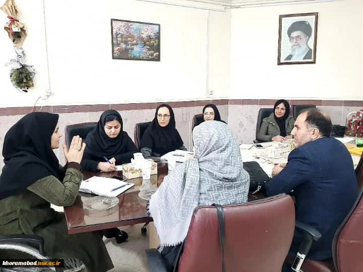 جلسه اداری و هم اندیشی رئیس محترم دانشکده فنی و حرفه ای دختران خرم آباد با مدیر گروهها و رئیس اداره برنامه ریزی آموزشی دانشکده 4