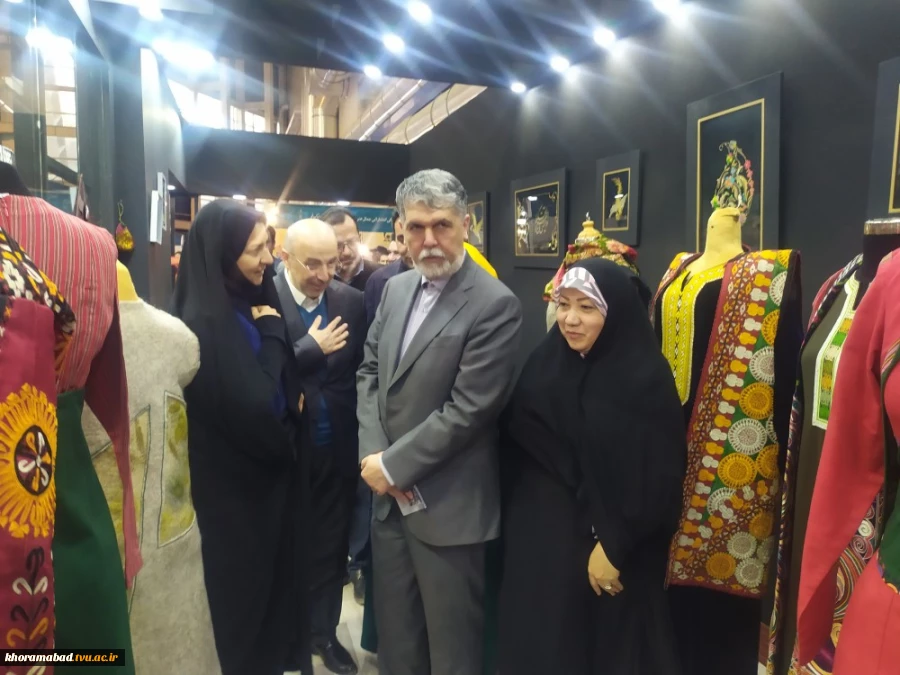 بازدید وزیر فرهنگ و ارشاد اسلامی، سیدعباس صالحی از نهمین جشنواره مد و لباس فجر کشوری  2