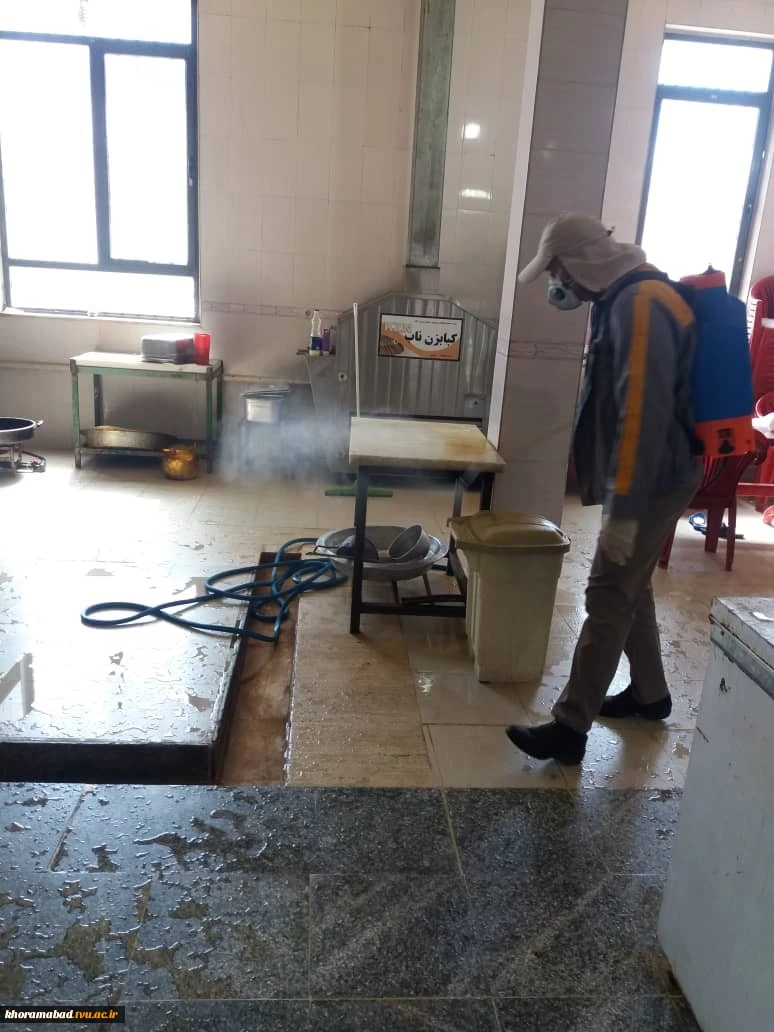 ضدعفونی کردن ساختمان های اداری، سلف سرویس و خوابگاه هاو کلاس های آموزشی پسران و دختران خرم آباد 11