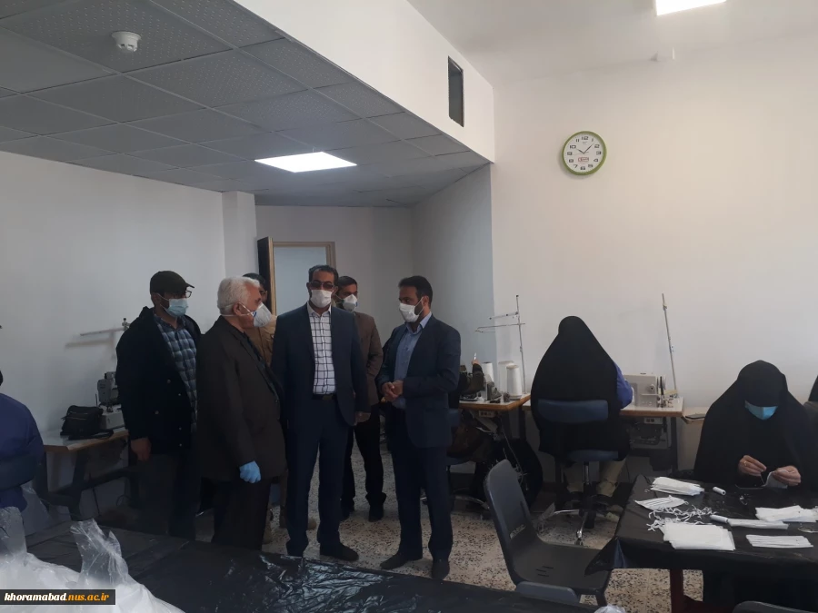 بازدید رئیس دانشگاه لرستان از کارگاه تولید ماسک در دانشکده فنی و حرفه ای دختران خرم آباد 3