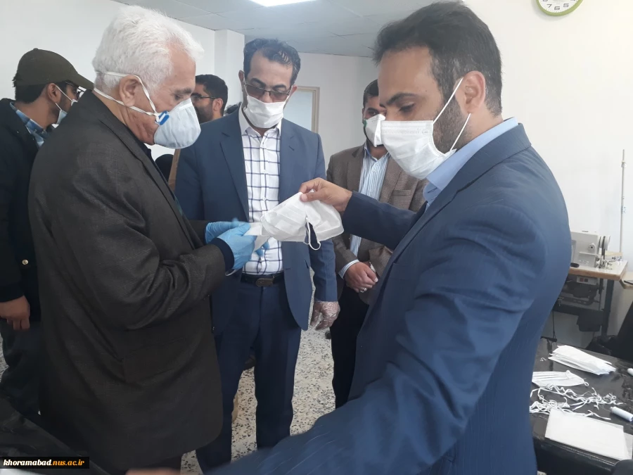 بازدید رئیس دانشگاه لرستان از کارگاه تولید ماسک در دانشکده فنی و حرفه ای دختران خرم آباد 4