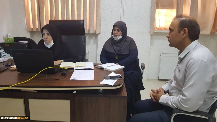 وبینار برنامه سفیران جوان اقتصاد مقاومتی 5 سال جهس تولید با میزبانی امور دانشجویی دانشکده فنی و حرفه ای دختران خرم آباد 2