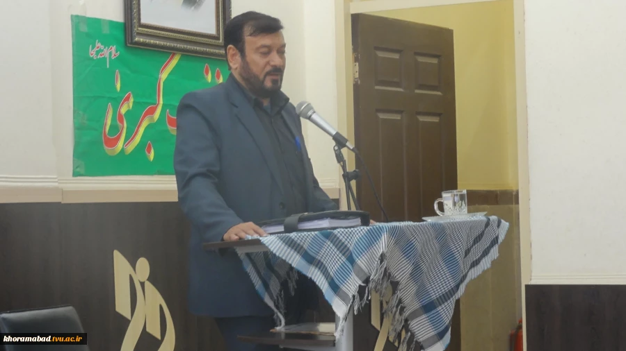 مراسم خاطره گویی و تجلیل از خانواده شهدا جانبازان و رزمندگان هشت سال دفاع مقدس در دانشکده فنی و حرفه ای دختران خرم آباد 16