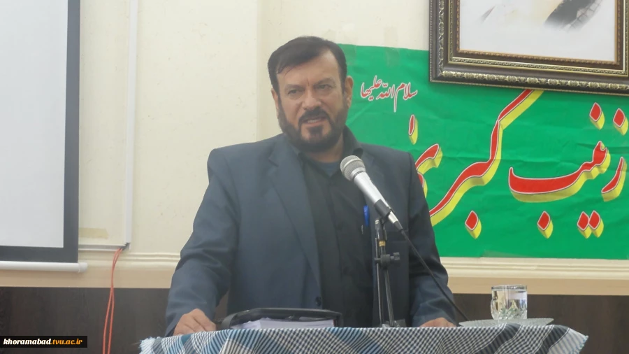 مراسم خاطره گویی و تجلیل از خانواده شهدا جانبازان و رزمندگان هشت سال دفاع مقدس در دانشکده فنی و حرفه ای دختران خرم آباد 19