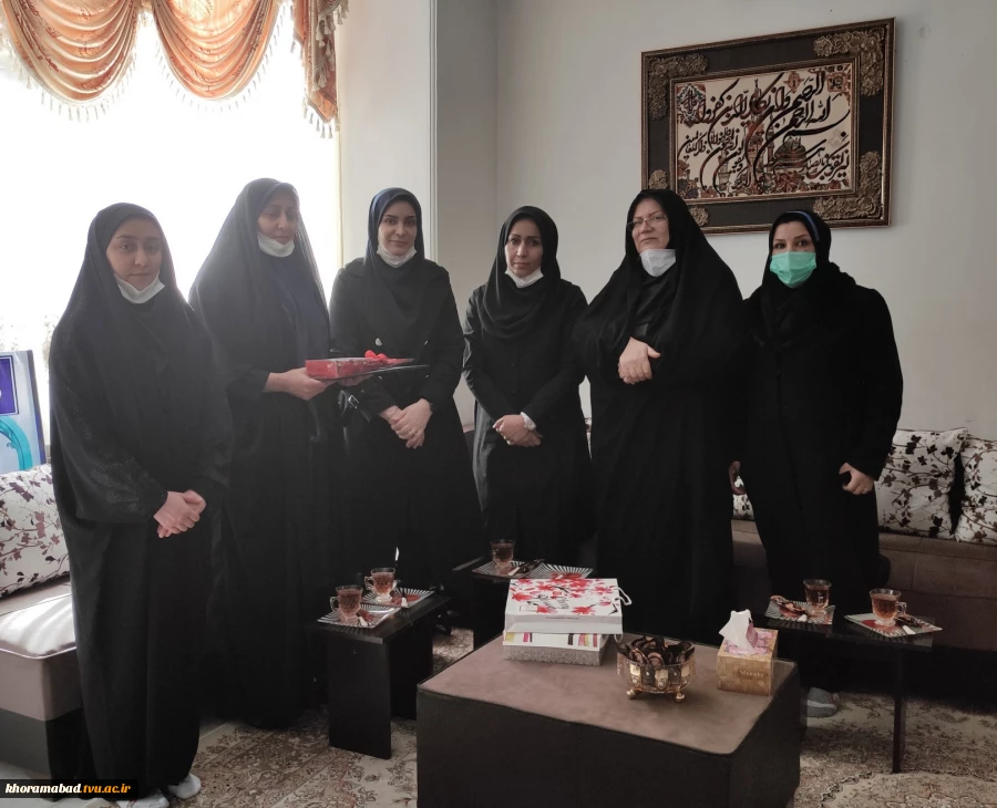 دیدار مسئولان و کارکنان دانشکده فنی وحرفه ای دختران خرم آباد با خانواده شهید سرهنگ جابر بیرانوند 4