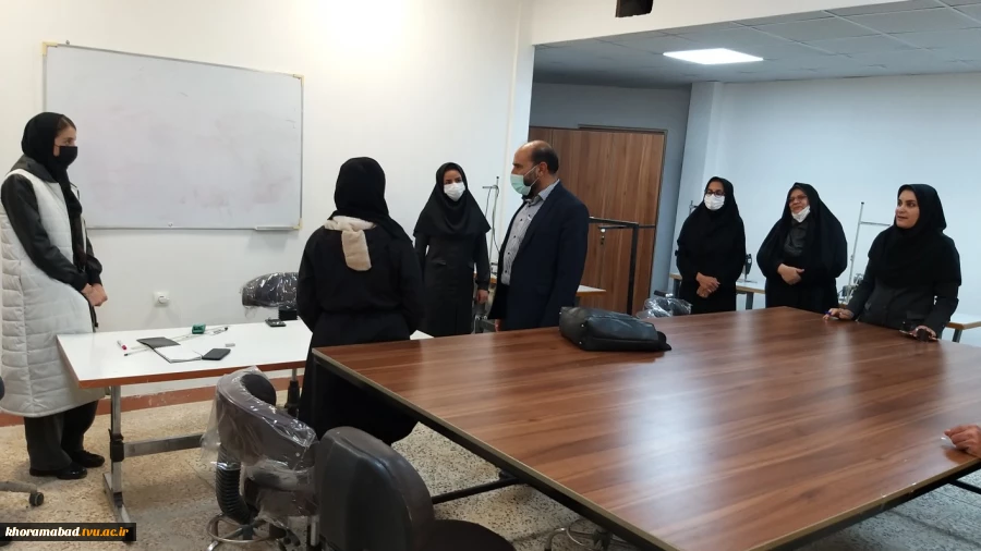 بازدید دکتر عبدالصمدحمیدی رئیس دانشکده فنی وحرفه ای پسران استان لرستان از دانشکده فنی وحرفه ای دختران خرم آباد 2
