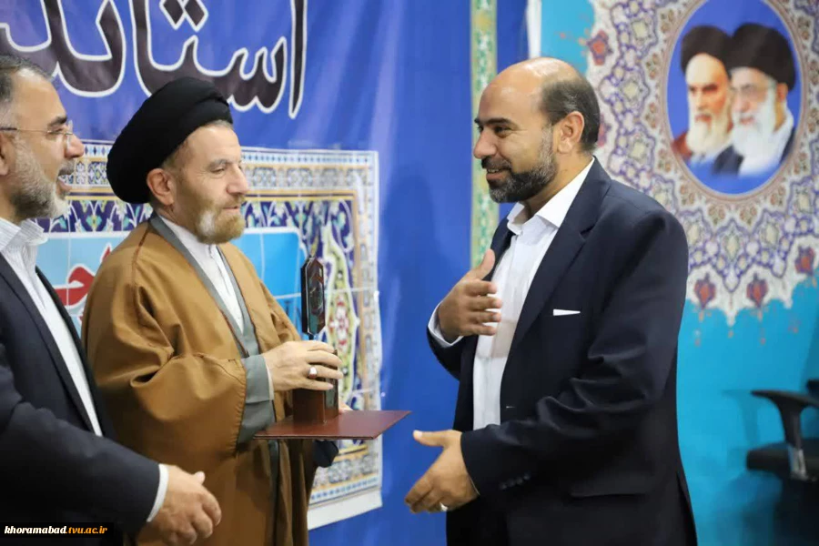 تجلیل از دستگاه های برتر در زمینه ی اقامه ی نماز  2