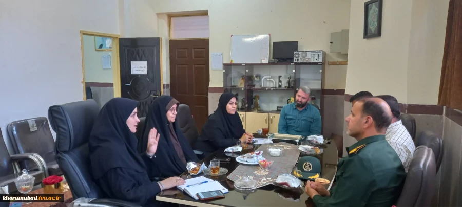 جلسه رئیس بسیج کارکنان با دانشکده فنی دختران خرم آباد 4