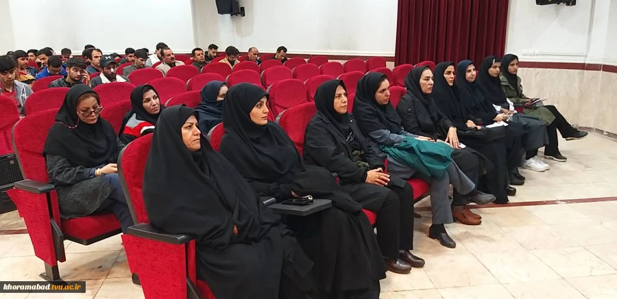 نشست جهاد تبیینی با موضوع «نقش بسیج در تمدن نوین اسلامی» در دانشگاه فنی و حرفه ای استان لرستان برگزار شد 3