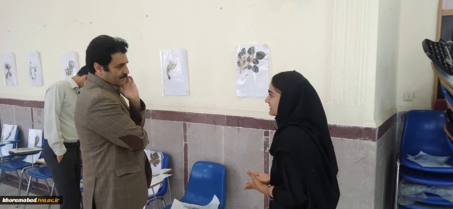 بازدید جناب آقای دکتر کیوان مرادی پور معاون آموزشی و پژوهشی دانشگاه فنی و حرفه ای استان لرستان از نمایشگاه دستاوردهای رشته تولید و بهره برداری از گیاهان دارویی 2