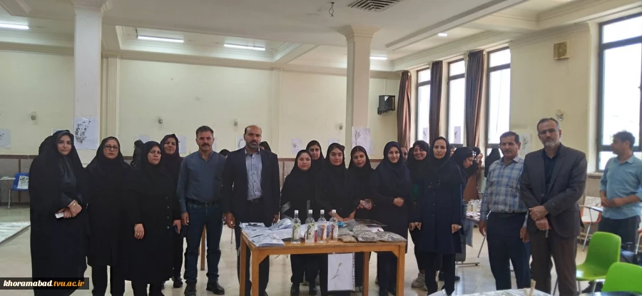 بازدید جناب آقای دکتر کیوان مرادی پور معاون آموزشی و پژوهشی دانشگاه فنی و حرفه ای استان لرستان از نمایشگاه دستاوردهای رشته تولید و بهره برداری از گیاهان دارویی 6