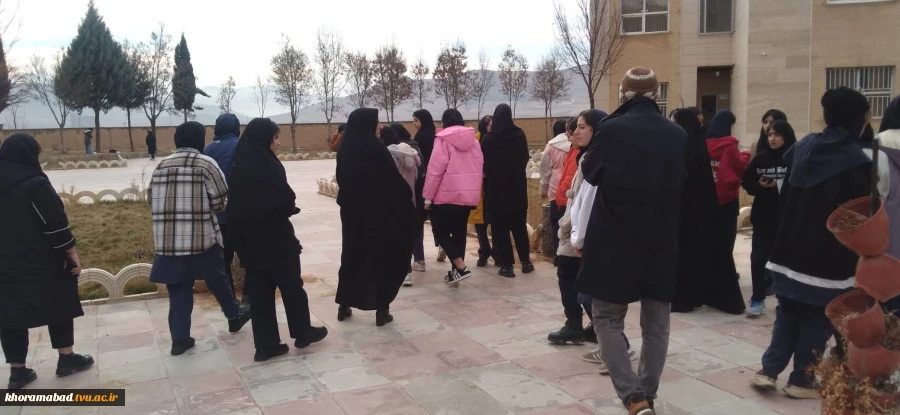 بازدید هنرستان های فنی و حرفه ای و کار و دانش شهرستان نورآباد از دانشکده ملی مهارت دختران خرم آباد 4