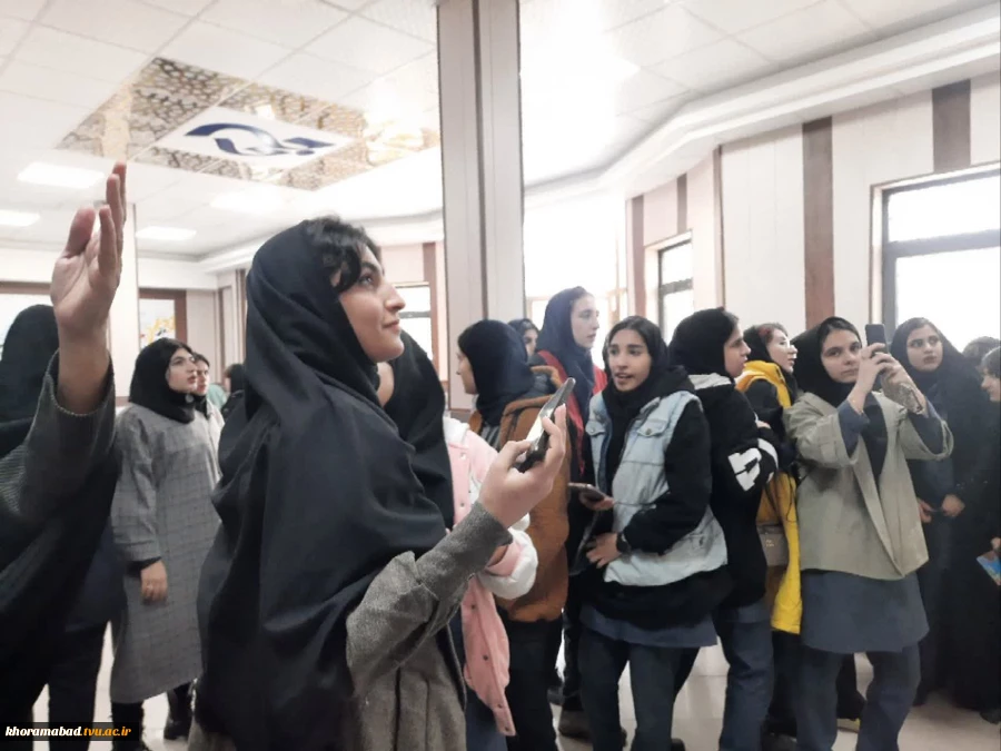 بازدید هنرستان های فنی و حرفه ای و کار و دانش شهرستان نورآباد از دانشکده ملی مهارت دختران خرم آباد 8