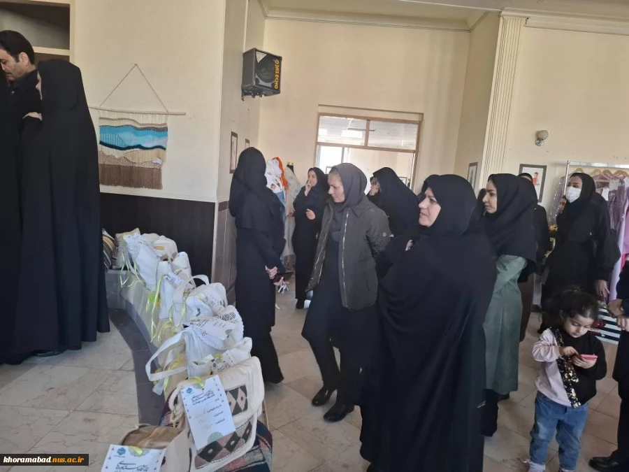 افتتاحیه نمایشگاه مد و لباس به مناسبت گرامیداشت ایام الله دهه فجر 7