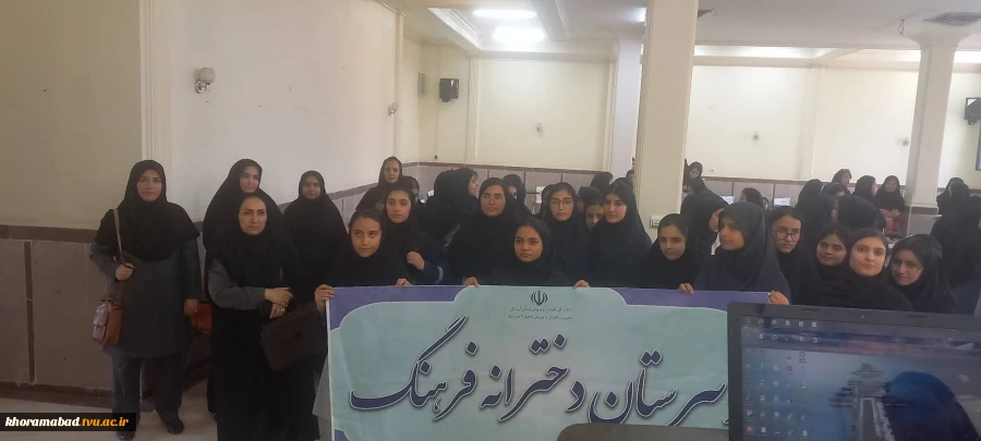 بازدید دانش آموزان هنرستانهای مختلف از دانشکده 2