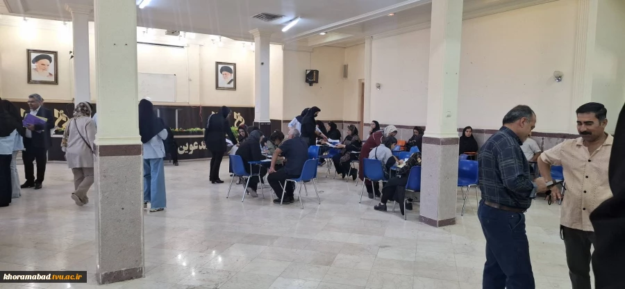 بازدید سرکارخانم میرسالاری رئیس دانشکده دختران خرم‌آباد از روند ثبت نام دانشجویان نو ورود 5
