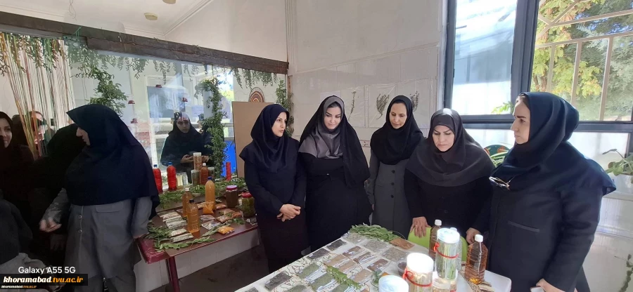 برگزاری بازارچه کارآفرینی دانشجویان رشته گیاهان دارویی 2