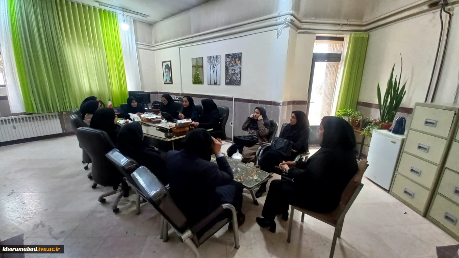 برگزاری شورای آموزشی گروه برق و کامپیوتر  5