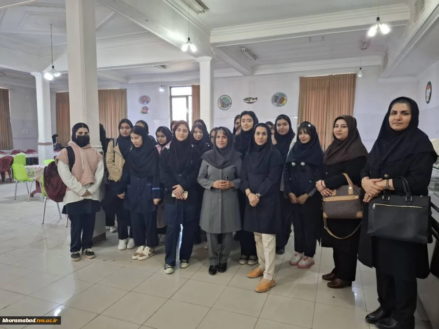 بازدید دانش آموزان هنرستان حدیث از دانشکده ملی مهارت دختران خرم آباد 2