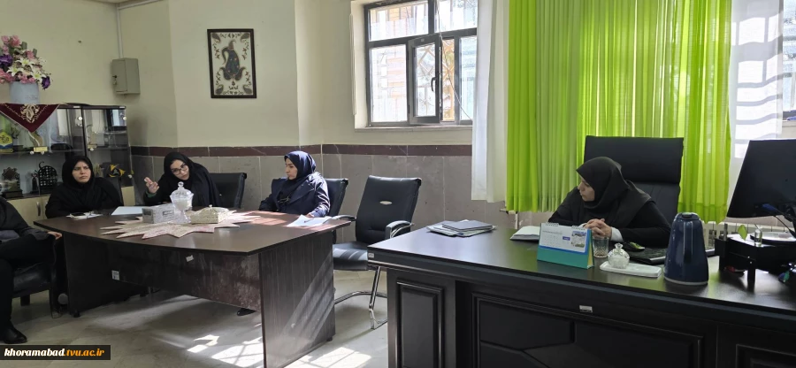 اولین جلسه کار گروه کمیته بحران دانشکده ملی مهارت دختران خرم آباد 2