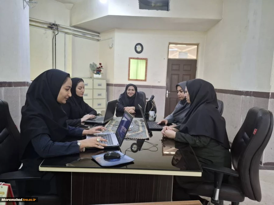 برگزاری جلسه بررسی مدارک اساتید سر آمد آموزشی 2