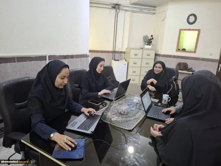برگزاری جلسه بررسی مدارک اساتید سر آمد آموزشی 2
