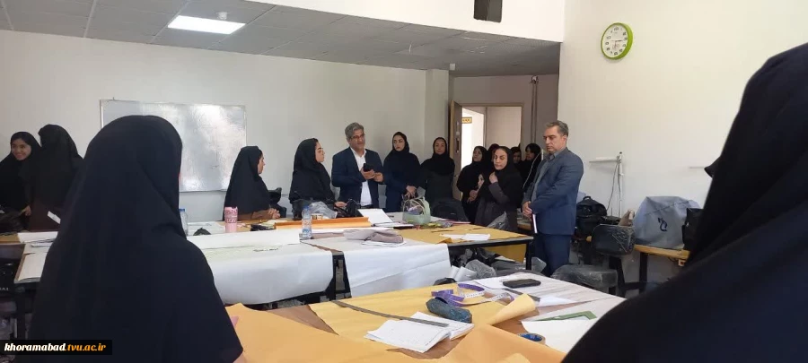 بازدید مسئولین سازمان فنی و حرفه ای از آموزشکده ملی مهارت دختران خرم آباد 3