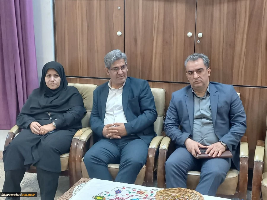 بازدید مسئولین سازمان فنی و حرفه ای از آموزشکده ملی مهارت دختران خرم آباد 5
